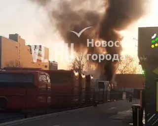 Три рейсовых автобуса сгорели сегодня утром на автовокзале Владивостока.